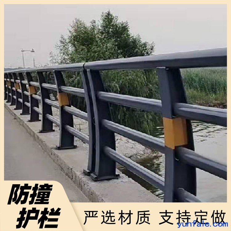 高架桥防护栏 防爬方管焊接围栏 护城河防护围栏