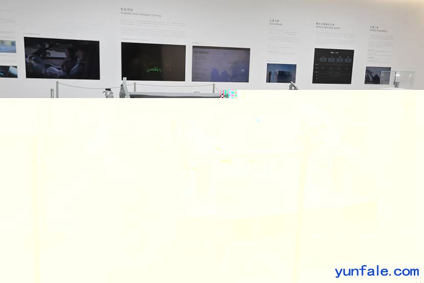 房间里有许多电脑<em></em>
<em></em>
AI 生成的内容可能不正确。