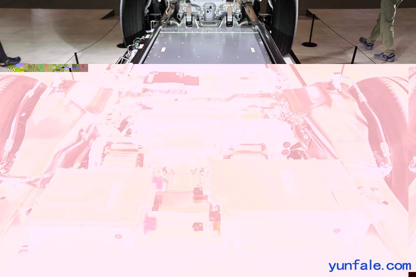 图片包含 室内, 桌子, 摩托车, 大<em></em>
<em></em>
AI 生成的内容可能不正确。